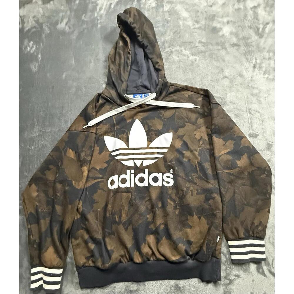 Woman’s Adidas Hoodie Pullover Size Small Camouflage